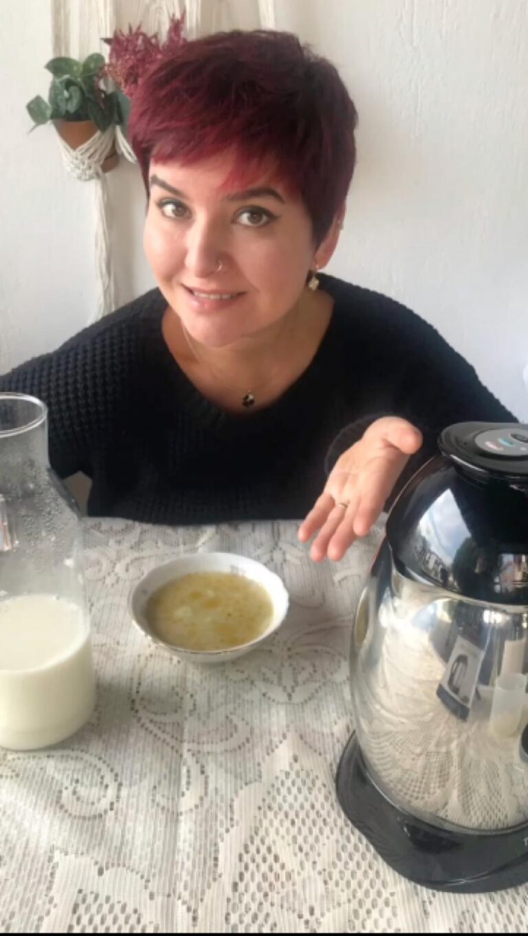 Soya Sütlü Brokoli Çorbası